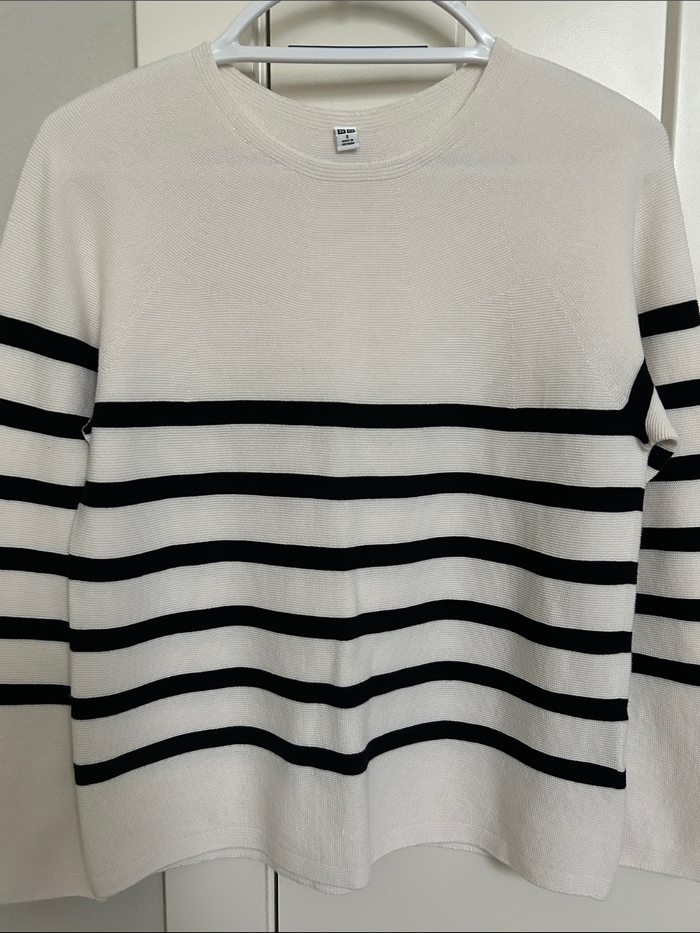 Uniqlo Cream and Black Striped Crewneck Sweater